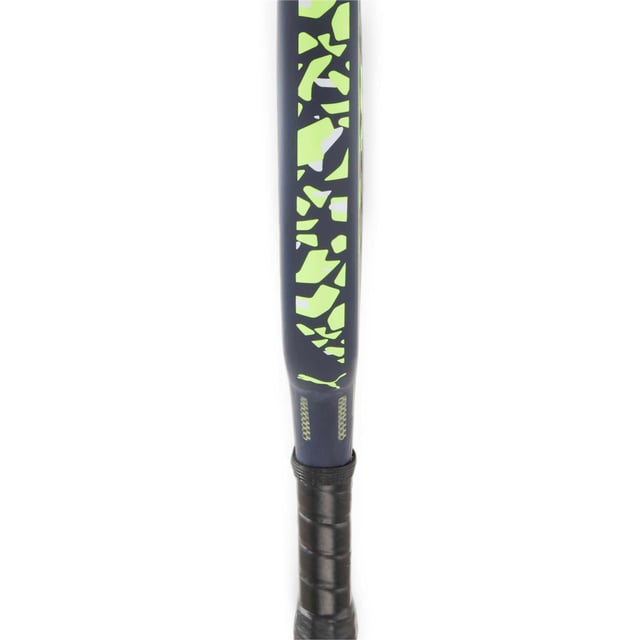 Color: New navy Fast Yellow 01 Specifications: Padel racket ideal for players looking for power and control. It features a double tubular frame in 3K carbon fiber. Rope wrist strap with logoed neoprene bracelet. Details: Weight 370g | EVA low hardness 10-13 | Protection with knurled surface