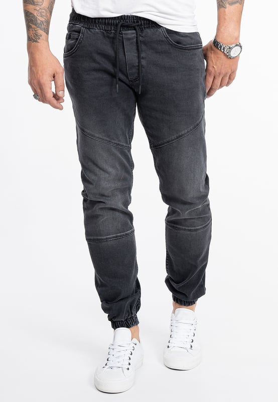 Modebewusste Herren finden bei Rock-Creek trendstarke Slim Fit Jeans, die mit ihrer figurbetonten Passform ein schlankes Bein zaubern. Die Hosen sitzen wie eine zweite Haut und bieten dank Ihres Elasthan-Anteils einen hervorragenden Tragekomfort und viel Bewegungsfreiheit. Noch dazu sehen die Herren Jeans sehr modern aus und können vielfältig kombiniert werden. Sie sind stilvolle Begleiter für das Büro, den Alltag oder die Freizeit und begeistern mit einer erstklassigen Verarbeitung.