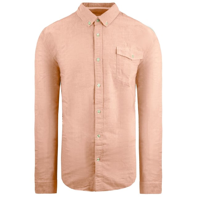 La camisa Scotch & Soda Regular Fit Oxford Men's Long Sleeve Peach Shirt (Estilo: 144153 2142) es una adición versátil y elegante a su guardarropa. Estas son las principales características de esta camisa de moda para hombre:

 Tejido Oxford:  La camisa está confeccionada en tejido Oxford, conocido por su durabilidad y su aspecto ligeramente texturizado. Ofrece un aspecto clásico y atemporal.

 Corte normal:  Diseñada con un corte regular, esta camisa proporciona una sensación cómoda y no restrictiva para el uso diario.

 Manga larga: Con mangas largas, esta camisa es adecuada para diversas condiciones climáticas y se puede vestir de forma elegante o informal para diferentes ocasiones.

 Cierre abotonado: El cierre abotonado frontal permite llevar la camisa fácilmente y ajustarla al estilo que prefiera, por lo que resulta adecuada tanto para eventos informales como semiformales.

 Color melocotón: La camisa está disponible en color melocotón, que añade un toque de vitalidad y estilo a su atuendo. Este color es versátil y combina bien con diversas partes de abajo.

 Tejido de calidad:  Scotch & Soda es conocido por el uso de materiales de alta calidad, lo que garantiza que esta camisa sea cómoda y transpirable para llevarla durante todo el día.

 Estilo versátil:  El color melocotón y el tejido Oxford hacen que esta camisa sea versátil, permitiéndote llevarla con vaqueros, chinos o pantalones de vestir para una gran variedad de ocasiones.

 Marca Scotch & Soda:  El logotipo de la marca o los detalles de la marca pueden estar sutilmente incorporados en el diseño, reflejando el compromiso de Scotch & Soda con la calidad y el estilo.

 Uso diario:  Esta camisa es adecuada para el día a día, ofreciendo una opción cómoda y a la moda para diversas actividades, desde el trabajo hasta las reuniones sociales.