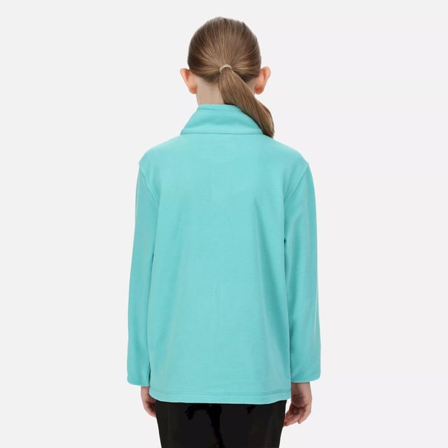 De King is onze kinderen lichtere rits door middel van fleece. Het is mooi en licht, superzacht en heeft een anti-pill-afwerking om het er fris uit te laten zien na het dragen.. Een van onze best verkopende kinderstijlen, het is een essentiële buitenkant die je moet kunnen vertrouwen om ze comfortabel en warm te houden, of ze nu in bomen klimmen, op de schoolloop of in de tuin spelen. 100% Polyester. Regatta Kinderen Grootte (borst ca.): 2 Jaar (53-55cm), 3-4 Jaar (55-57cm), 5-6 Jaar (59-61cm), 7-8 Jaar (63-67cm), 9-10 Jaar (69-73cm), 11-12 Jaar (75-79cm), 32" (79-83cm), 34" (83-85cm).