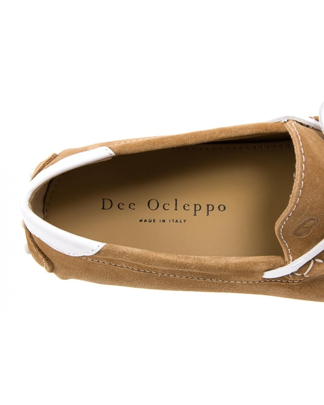 Hand-stitched in Italy
  Made of 100% suede leather
  Pebbled rubber soles for practicality and comfort
  Suitable for weekend strolls or motoring
  100% rubber sole
100% LEATHER