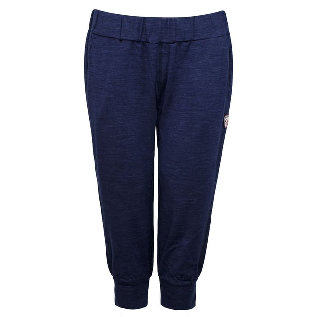 Los pantalones de pista cuentan con un color azul marino profundo, que exudan una sensación de sofisticación y versatilidad. El tono de la marina oscura sirve como un telón de fondo atemporal, lo que permite una fácil coordinación con una variedad de tops y accesorios. Ya sea que se dirige al gimnasio, trote o simplemente haga mandados, estos pantalones de pista lo mantendrán a la moda y se sentirán cómodo.

Construido con una cintura estirable, estos pantalones ofrecen un ajuste flexible y cómodo. La cintura elástica permite fácilmente, al tiempo que proporciona un ajuste seguro y ajustable para acomodar diferentes tipos de cuerpo. El diseño de 3/4 de longitud agrega un toque de modernidad, lo que hace que estos pantalones sean adecuados para varias estaciones y actividades.

El logotipo de Rossignol Yummy se muestra con buen gusto, que representa la dedicación de la marca al estilo y el rendimiento. Este logotipo simboliza el compromiso de Rossignol de crear ropa deportiva de alta calidad que satisfaga las demandas de las personas activas.

Diseñado con la funcionalidad en mente, estos pantalones de pista incorporan telas estacionadas que permite un movimiento sin restricciones. El material transpirable garantiza una comodidad óptima durante los entrenamientos o actividades físicas, mientras que la longitud de 3/4 proporciona un equilibrio entre la cobertura y la transpirabilidad.

Eleve su colección de ropa activa con los pantalones de vía 3/4 de la deliciosa cintura de Rossignol. Abrace la combinación de estilo y comodidad, haciendo una declaración de moda mientras disfruta de la libertad de movimiento durante sus actividades físicas o actividades cotidianas. Ya sea que esté involucrado en entrenamientos de alta intensidad o simplemente haciendo recados, estos pantalones de pista lo mantendrán luciendo y sentirse bien.