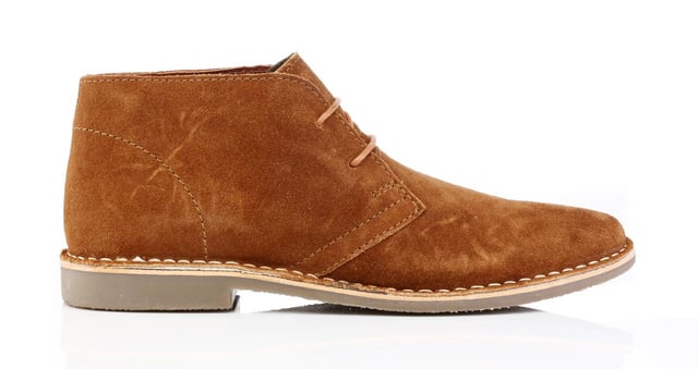 Red tape clearance desert chukka boot
