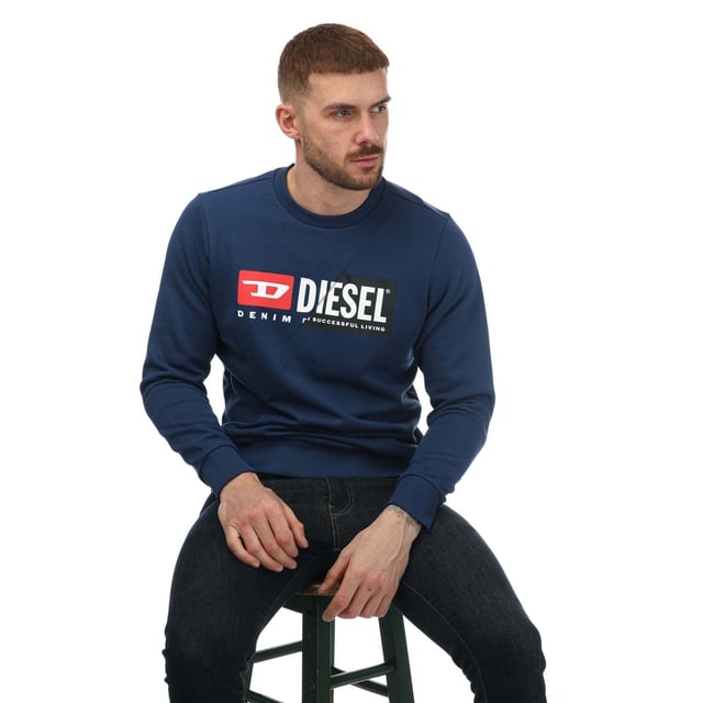 Heren Diesel S-Girk Cuty Felpa Crewneck Sweatshirt in marineblauw.- Geribde crewneck.- Lange mouwen.- Geribde boorden en zoom.- Merklogo.- Normale pasvorm. - 100% katoen. - Ref: A003490IAJH8MG