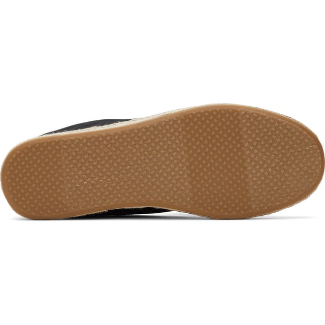 An easy-on, elevated espadrille. The Carolina is crafted with suede uppers, cushy insoles and a platform sole for the perfect amount of lift. A must-have for coffee runs, errands or anywhere the day takes you.