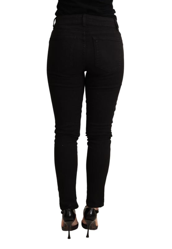 Wunderschon brandneu mit Tags.
  100% authentische Dolce & Gabbana Skinny Jeans.
  Baumwoll-Stretch-Gewebe.
  Mittlere Taille.
  Reissverschluss.
  Modell: Skinny Denim.
  Passform: Slim.
  Material: 98% Baumwolle 2% Elasthan.
  Farbe: Schwarz.
  Logo-Details
-.