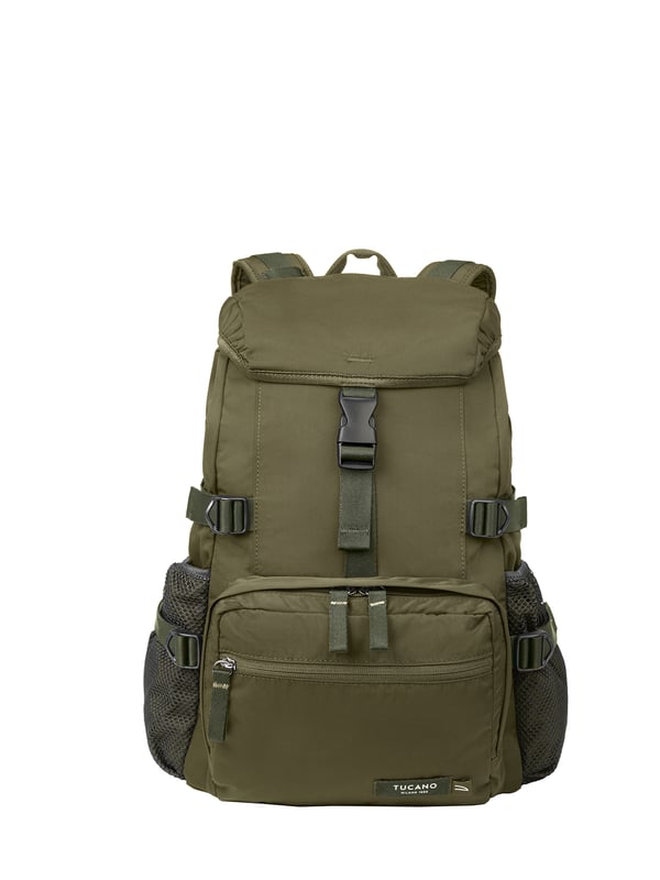 unisex rugzak met gespsluiting. één open binnenzak. twee ritssluitingen aan de voorkant en twee open zijritsen met externe zakken. ontbrekende schouderband.  Handvat van gerecycled polyethyleentereftalaat. een binnencompartiment.  extern materiaal.  Binnenkant van gerecycled polyethyleentereftalaat. Afmetingen: 28x37x15 cm. Modeproduct