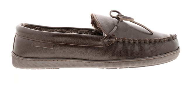 Hush Puppies Ace Leather MEMORY FOAM Slippers Mens Leather men's slipper from Hush Puppies, the Ace - with cosy faux fur lining and sock. The indoor/outdoor sole is soft and flexible to wear whilst being hardwearing. Memory foam comfort sock makes this a must have for around the home.
-Gift boxed
-Real Leather Upper
-Super Warm Lining
-Memory Foam Comfort Insole.
-Indoor and Outdoor Flexible and Hardwearing Unit
