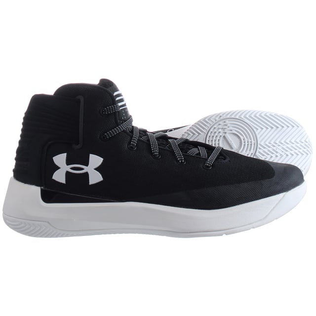 Zapatillas Under Armour SC 3Zero negras para hombre, una opción de calzado elegante y orientada al rendimiento diseñada para los entusiastas del baloncesto que buscan sujeción y capacidad de respuesta en la cancha. Estas zapatillas de Under Armour están inspiradas en las habilidades y el estilo de la superestrella de la NBA Stephen Curry, lo que las convierte en una opción ideal para los jugadores de baloncesto que quieren elevar su juego.

Características principales:

 Diseño SC 3Zero:  Las zapatillas forman parte de la línea SC 3Zero de Under Armour, inspirada en las proezas baloncestísticas de Stephen Curry.

Color negro: Las zapatillas vienen en un clásico color negro, añadiendo un toque atemporal y versátil a tu atuendo de baloncesto.

Ligeras y transpirables: Fabricadas con materiales ligeros y transpirables, las zapatillas favorecen la circulación del aire y mantienen tus pies cómodos durante el juego intenso.

Amortiguación sensible: Las zapatillas SC 3Zero están equipadas con amortiguación sensible para absorber el impacto y proporcionar retorno de energía, apoyando tu agilidad en la cancha.

Ajuste de apoyo: Las zapatillas están diseñadas para proporcionar estabilidad y sujeción en los movimientos y cortes rápidos durante el juego de baloncesto.

Patrón de tracción en espiga: La suela exterior de las zapatillas presenta un patrón de tracción en espiga que garantiza un excelente agarre y maniobrabilidad en la cancha de baloncesto.

Construcción duradera: Construidas con materiales de alta calidad, estas zapatillas están hechas para soportar las exigencias de los partidos y entrenamientos de baloncesto.

Versatilidad: Adecuadas tanto para canchas de baloncesto interiores como exteriores, lo que las hace versátiles para diversos entornos de juego.