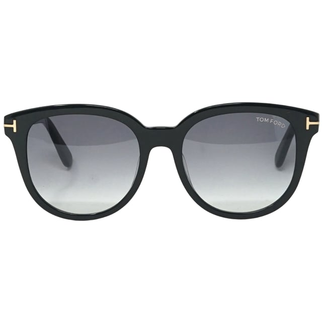 Een vleugje plezier voor je zomerdagen, maar niets bijzonders voor een Collectible Tom Ford. Tom Ford Black Sunglass Perfect voor de zomer. Gemaakt in Italie, Tom Ford Black zonnebril, lensbreedte = 54 mm, neusbrugbreedte = 19 mm, armlengte = 140 mm merk zonnebril en reinigingsdoek omvatte 100% bescherming tegen UVA & UVB zonlicht en conform aan de Britse standaard en 1836: 2005, zonnebril , Zonnebrillenkoffer, reinigingsdoek- en zorginstructies allemaal opgenomen Tom Ford FT0914 01B zonnebrillen