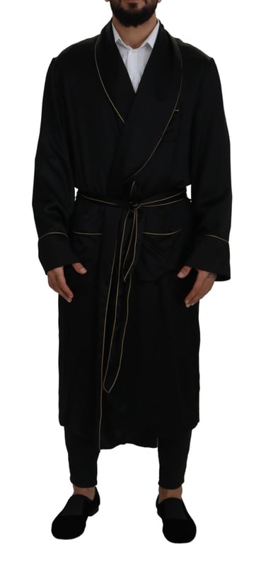 100% silk material for ultimate comfort and luxury
  Shawl lapels and belt for a classic dressing gown look
  Elegant black color adds sophistication
  Logo details showcase the brands iconic style
  Made in Italy for exceptional quality
Material: 100% Silk