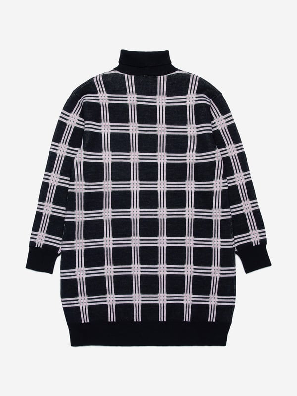 Introducing the Girls Sweater Dress in Black by Marni, your go-to piece for AW2024 sophistication and comfort. Impeccably tailored for the stylish young lady, here's why it's a wardrobe essential: Luxurious Comfort: Crafted with premium, soft materials for all-day ease.   Sleek Design: Features a chic, minimalistic aesthetic perfect for any occasion.   Versatile Black: A timeless colour that offers endless styling possibilities.Elevate her style with Marni's Sweater Dress in Black. Order today and experience fashion-forward elegance!