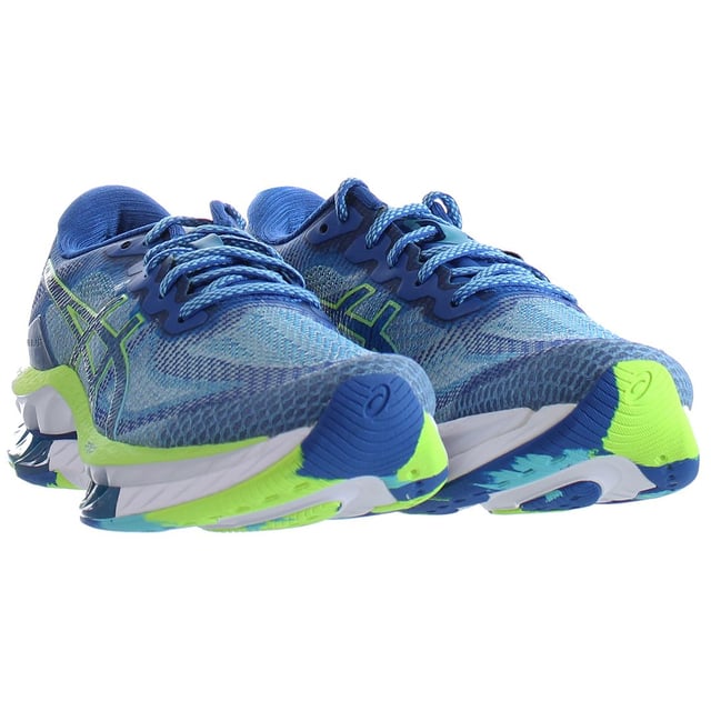 Los entrenadores ASICS Gel-Kinsei Blast Le Men's Green Running son una combinación destacada de tecnología de funcionamiento de alto rendimiento, estética sorprendente y diseño de edición limitada. Estos entrenadores están diseñados para ofrecer amortiguación, soporte y estilo de primer nivel para los corredores que desean hacer una declaración.

Características clave:

Tecnología de amortiguación de gel: el Gel-Kinsei Blast LE incorpora la tecnología de amortiguación de gel de ASICS, proporcionando una excelente absorción de choque tanto en el antepié como en el trasero. Esta amortiguación minimiza el impacto en sus articulaciones, asegurando un viaje cómodo y suave.

Tecnología FlyTefoam: la entresuela presenta la tecnología FlyTefoam de ASICS, que ofrece amortiguación ligera que es receptiva y duradera, lo que hace que estos entrenadores sean adecuados para sprints cortos y carreras de larga distancia.

Diseño llamativo: estos entrenadores son un modelo de edición limitada, con un color verde único y llamativo. Están diseñados para hacer una declaración de moda audaz mientras conquistas tus carreras.

Superior transpirable: la parte superior de la malla de ingeniería promueve el flujo de aire y la transpirabilidad, manteniendo los pies fríos y cómodos a lo largo de sus carreras.

Sockliner de ortolita X-40: el Sockliner de ortolita X-40 extraíble agrega cojines adicionales y propiedades de absorción de humedad para garantizar que sus pies se mantengan secos y cómodos durante las carreras.

Suella exterior de caucho AHAR: la suela exterior está construida con ASICS High Abasion Rubber (AHAR) para su durabilidad y tracción confiable en varias superficies.

Cierre de encaje: el cierre tradicional de cordones permite un ajuste personalizado y seguro, asegurando que sus pies estén bien respaldados y estables durante sus carreras.

Detalles reflexivos: la seguridad es una prioridad, y estos entrenadores pueden incorporar elementos reflexivos para mejorar la visibilidad durante las condiciones de poca luz.