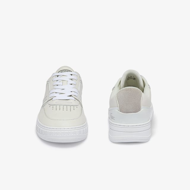 Triangular design on the upper to honour a vintage racket from the 80s • Leather uppers with premium suede accents • Embossed printed crocodile on heel counter • Rubber outsole.