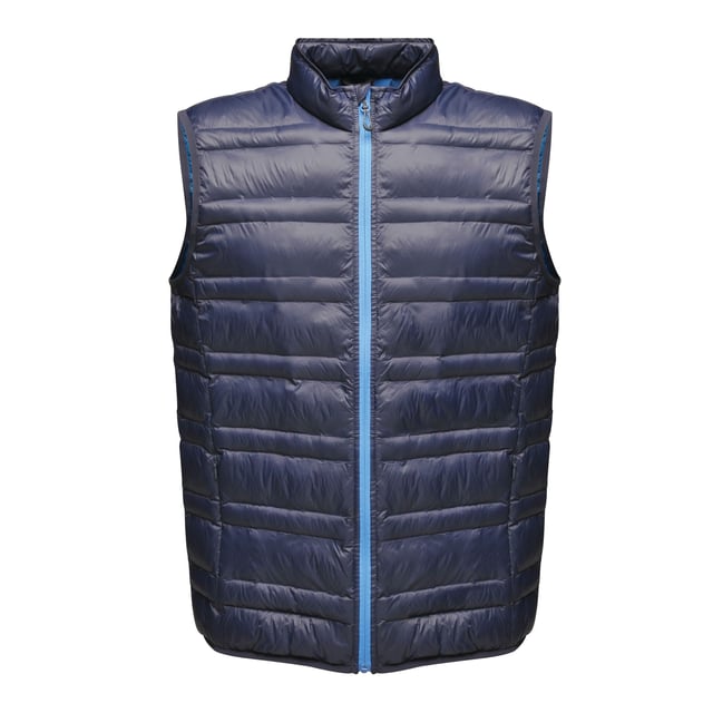 100% polyamide. Water repellent finish. 2 zipped lower pockets. Down touch performance insulation.