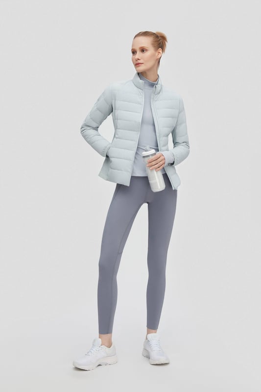 Crafted with 680+ duck down for optimal warmth, our lightweight, soft-touch fabric ensures comfort. Designed for easy storage, it's the perfect on-the-go companion.

HIGH QUALITY 680+ DUCK DOWN:;90% filling for optimal warmth, evenly distributed for consistent warmth.

EFFORTLESS STORAGE AND PORTABILITY: Offers on-the-go convenience.

LIGHTWEIGHT SOFT TOUCH FABRIC: Ultra-fine yarns, light and dense for ultimate comfort and warmth.