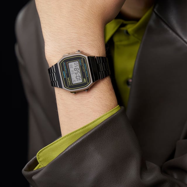 This Casio Casio Collection Digital Watch for Unisex is the perfect timepiece to wear or to gift. It's Grey  Square case combined with the comfortable Grey Stainless steel watch band will ensure you enjoy this stunning timepiece without any compromise. Operated by a high quality Quartz movement and water resistant to 3 bars, your watch will keep ticking. Sporty and elegant watch suitable for all occasions. This Digital watch has a calendar function: Day-Date , Stop Watch , Alarm and Light This high quality watch is an incredible eye-catching Women watch The Analogue watch has a Swiss Made movement Case measurement: 35 X 35 mm,case thickness: 9 mm, case colour: Grey and dial colour: Black