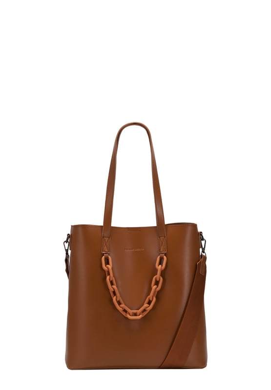 This beautiful bag is a statement piece from a busy day at work to a relaxing day shopping, this is the perfect, spacious tote. With the luxurious soft PU leather and minimalistic look this will easily become your everyday bag on the go. The optional shoulder strap allows you to have 2 styles in one for maximum comfort. While also featuring a large zip top inner pouch to keep all your valuables safe. Features: , Claudia Canova blind debossed logo, Two grab handles, Removeable shoulder strap, Portable large inner pouch with secure zip opening, Magnetic clasp fastening to the main compartment, Gunmetal hardware, Soft chain detailing Style Ref: 84303 TAN