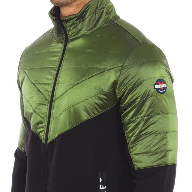 Technical jacket Vuarnet.
 Long neck.
 Zip closure.
 Two pockets with zipper closure on the sides with the brand.
 Two internal open pockets.
 Brand logo on one sleeve.
 Seams seen in tone.
 Composition: 92% Polyester, 8% Elastane
 Care:
Handwash.
 Do not iron.
 Do not use bleach.
 Do not use dryer.
 Do not dry clean.