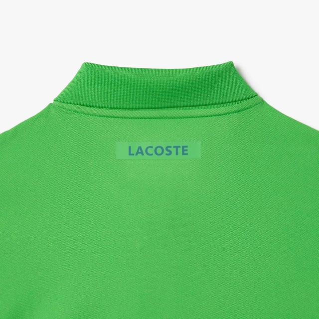 Lacoste Tennis x Novak Djokovic Ultra-Dry Polo Shirt.- Recycled polyester made from manufacturing offcuts.- Regular fit, straight cut.- Contrast sides.- Tested by tennis players.- Silicone crocodile on chest. Material: 100% Polyester. Ref: DH7330IXU.