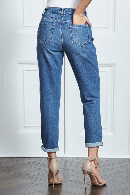REASONS TO BUY:

The style to be seen in 
Slouchy fit for maximum comfort
Slim legs for a chic silhouette
Classic mid blue wash 
Wear with jumpers shirts and tees
Nail smart/casual with loafers and a blouse 

Inside leg to fit: Short - 29" | Regular - 31" | Long - 33"