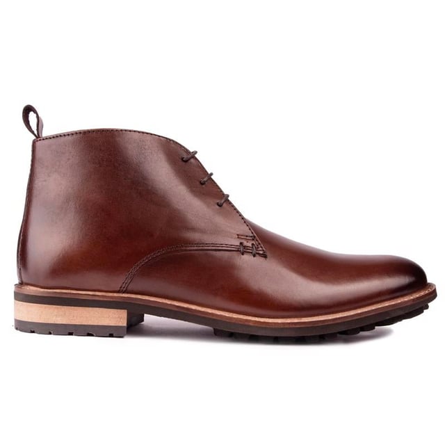 These Sleek Mens Brown Silver Street Ludgate Lace-up Ankle Boots Feature A Dapper Leather Upper, 3-blind-eyelets Lacing And A Cleated Sole For A Firm Grip . These Versatile Chukka Boots Get You Through The Changing Seasons In Style.