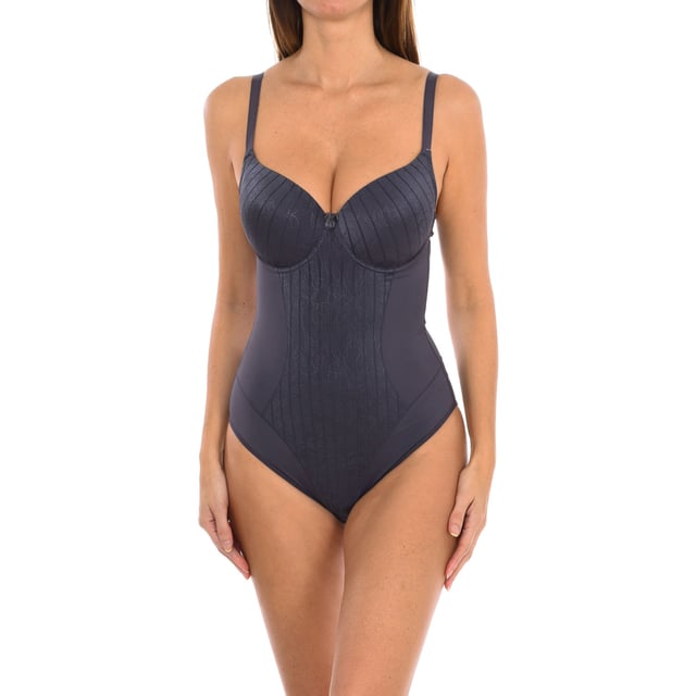 Vanesa Bodysuit.
 Cups with underwire and padding, with striped fabric in the central part.
 Adjustable straps.
 A comfortable and feminine garment ideal for women's everyday life.
 Innovation, the quality of its raw materials and the constant evolution of its product have marked the trajectory of Selene, consolidating a leading company in women's underwear.
 Composition: 56% Polyamide, 31% Polyester, 13% Elastane
 Care:
Wash at maximum temperature 30º.
 Do not iron.
 Do not use bleach.
 Do not use dryer.
 Do not dry clean.
