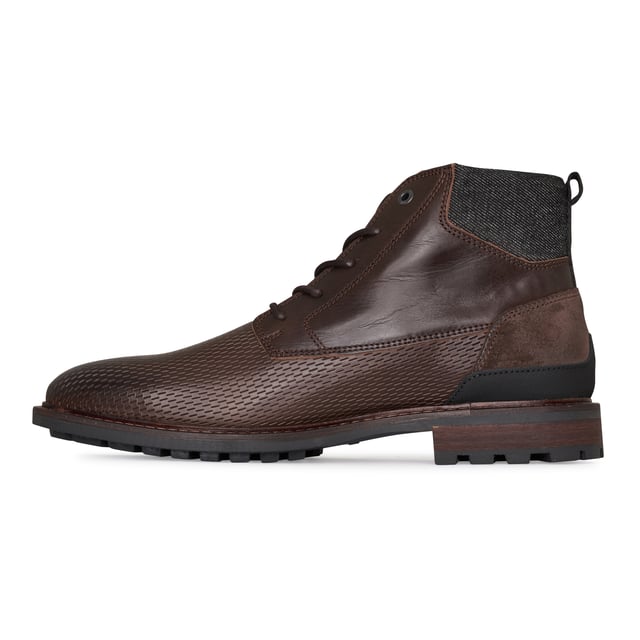 Zapatos PME Legend para él. Las zapatillas están fabricadas en piel y textil de alta calidad. La zapatilla tiene una plantilla extraíble de EVA, que proporciona una buena amortiguación. Marca: PME Legend. Nombre del modelo: Huffster. Categoría: zapatos de hombre. Materiales: cuero/textil. Color: marrón