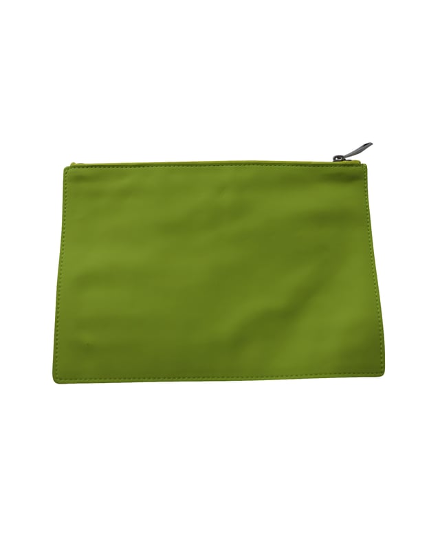VINTAGE, RRP AS NEW
Bottega Veneta is no stranger to meticulous weaving techniques - this 'Point' tote is crafted from knotted macramé rubber in a soft, spacious silhouette. Designed in a vibrant 'Chartreuse' hue, it has a sturdy V-shaped frame that serves as a top handle.
Bottega Veneta Point Macramé Tote in Chartreuse Rubber
Sign of wear: No
Condition: Excellent, comes with zip pouch
Material: Rubber
Color: Chartreuse 
Size: One Size
SKU: 195213