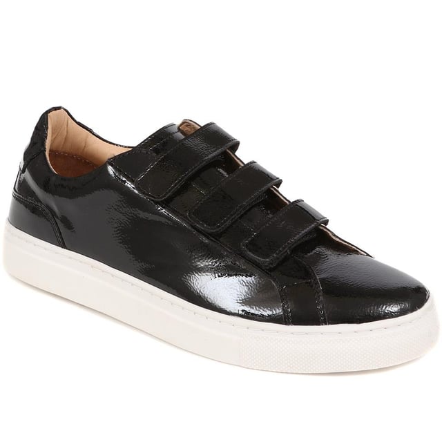 Flavia brings glossy finesse to the trainer game, pairing patent leather with everyday wearability. Elevate your stride; these are more than just trainers, they're a statement.