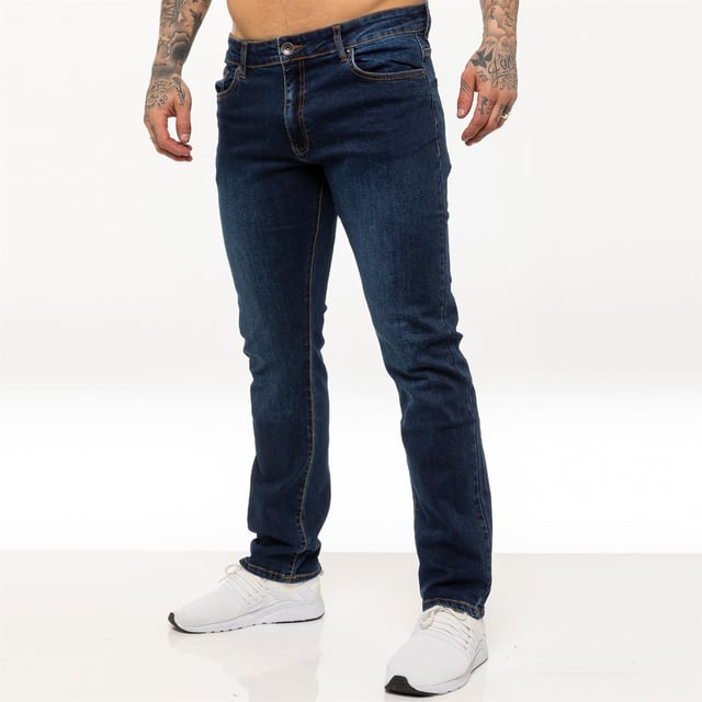 Kruze Mens Straight Leg Regular Fit Stretch Jeans med två fickor fram, två bak och en myntficka. Bekväma stretchjeans som passar perfekt för fritid och arbete.