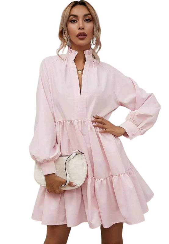 Vestido Largo de Ropa con Cuello Alzado Fruncido de Manga Larga  
  Diseño elegante con atención al detalle  
  Cuello alzado fruncido para un toque de dramatismo  
  Mangas largas para cobertura y calidez  
  Detalle femenino de volantes  
  Sofisticado y a la moda  
  Perfecto para ocasiones formales y uso diario  
  Hecho para mujeres que aprecian la calidad y el estilo  
Material: 95% Poliéster 5% Elastano