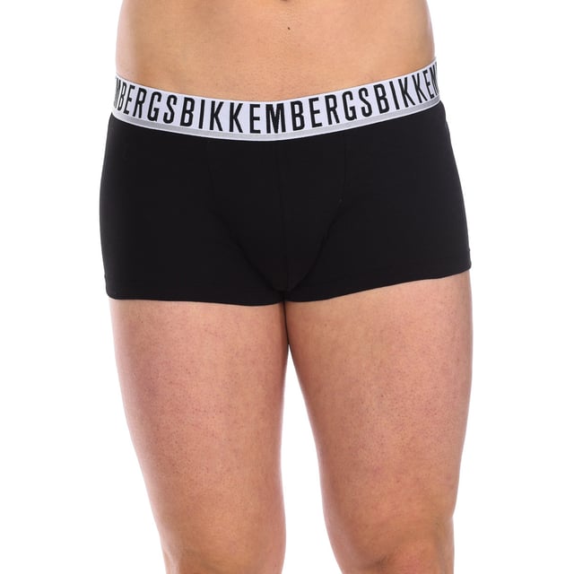 Essential boxer from Bikkembergs.
 Elastic rubber waistband, with the brand's name embroidered on the front.
 Comfortable and breathable fabric.
 Anatomical front, with the ability to hold without squeezing.
 Seams seen in tone.
 Composition: 95% Cotton, 5% Elastane
 Care:
Care:
 -Wash at max temperature. 40ºC.
 -Do not use bleach.
 -Supports dry cleaning.
 -Allows you to use a dryer.
 -Iron at max temperature. 130ºC.