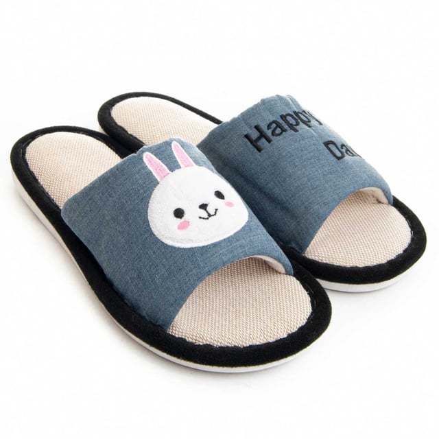 Zapatilla de casa para mujeres. Ajuste cómodo. Plantilla acolchada. Suela antideslizante. Costura reforzada. Fabricado por otras marcas para nuestra marca.