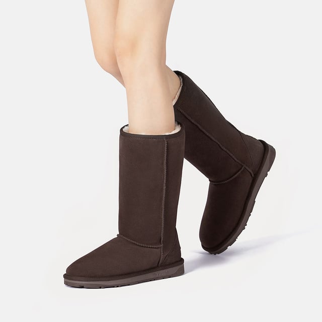 EVER AU Women Whistler Tall Classic Boots - Chocolate Classic never goes wrong! The height provides extra warmth for those who take it down seriously. With the upper made from high-quality cow suede, they are sure to last for many seasons.
Specification:
Cow Suede Upper
Sheepskin Wool Lining
Sheepskin Wool Insole
EVA Sole
Technologies:
Water & Stain Resistance Upper
Slip Resistance Outsole