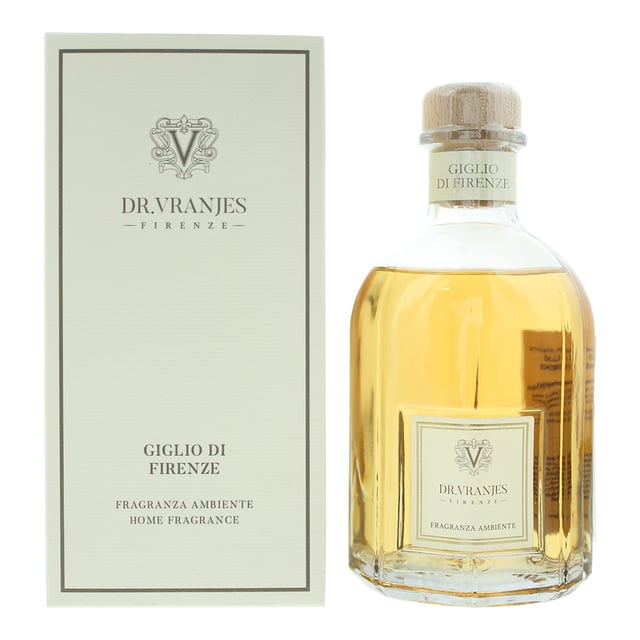 The Dr. Vranjes Firenze Giglio di Firenze Diffuser is a sophisticated home fragrance that captures the essence of Florence's rich history and artistic heritage. Encased in a beautifully crafted glass bottle, inspired by the elegant lines of Florentine architecture, this diffuser is both a decorative piece and a sensory indulgence. The fragrance evokes the timeless charm of Florence, making it a perfect addition to any room where elegance and refinement are desired. Please note reed diffuser sticks are not included.