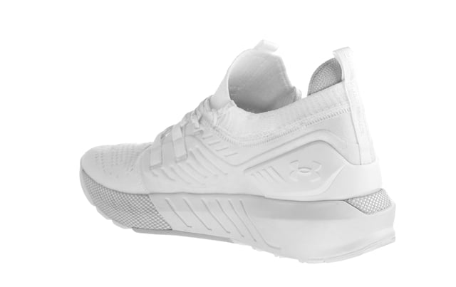 Under Armour Project Rock 3 Wit Heren Hardlooptrainers UA HOVR-technologie zorgt voor een "zwaartekracht"-gevoel dat energieteruggave bevordert waardoor de impact op de grond vermindert
Het compressienet van Energy Web mesh bevat en vormt het UA HOVR-schuim dat de volledige energie van je stappen teruggeeft
De UA TriBase technologie zorgt voor maximaal contact met de grond, bevordert natuurlijke bewegingen en biedt flexibiliteit die zorgt voor maximale tractie bij het afpellen
Het uitzonderlijk comfortabele en duurzame buitenmateriaal zorgt voor maximale stabiliteit op strategische plekken
Verstevigd buitenframe en robuust frame voor extra stabiele grip