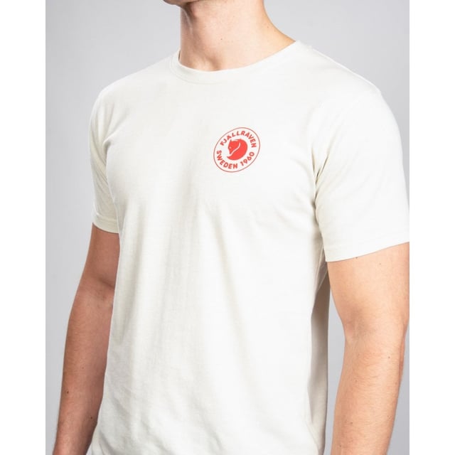 Short-sleeved t-shirt in a sustainable jersey knit that combines the softness of organic cotton with the functionality and durability of recycled polyester. Wicks away moisture and dries quickly, making it extra comfortable in warm climates. Round neckline and little logo printed on the chest.

Activity: Everyday Outdoor
Family: Övik
Gender: Men&rsquo;s
Environmental info: Organic, Recycled
Features: Channels moisture, Durable, Lightweight