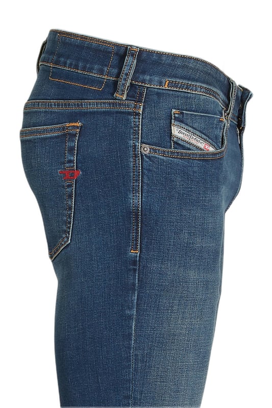 Mens Diesel Sleenker Skinny Jeans in denim.- 5-pocket construction. - Zip fly and button fastening.- Six belt loops on the waistband.- Detailed with iconic Diesel Industry branding on coin pocket.- Branded strip across small pocket.- Skinny fit. - 98% Cotton  2% Elastane.- Ref: A0359409E9501