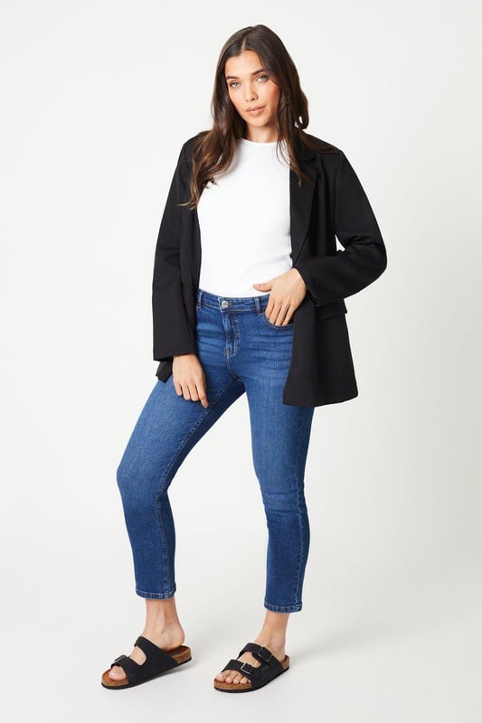 Destination denim. From classic straight leg and your favourite skinny's and jeggings to retro-inspired wide leg and tapered mom jeans, find your dream fit in our women's jeans collection. Whether you want to make a statement or looking to update your essentials, our edit of women's jeans has you covered for every mood and moment. Style: Petite Comfort Stretch Slim Jeans.  Ideal for: Daywear.  Fit: Slim.  Model wears size UK 10 and is 5' 3" tall.