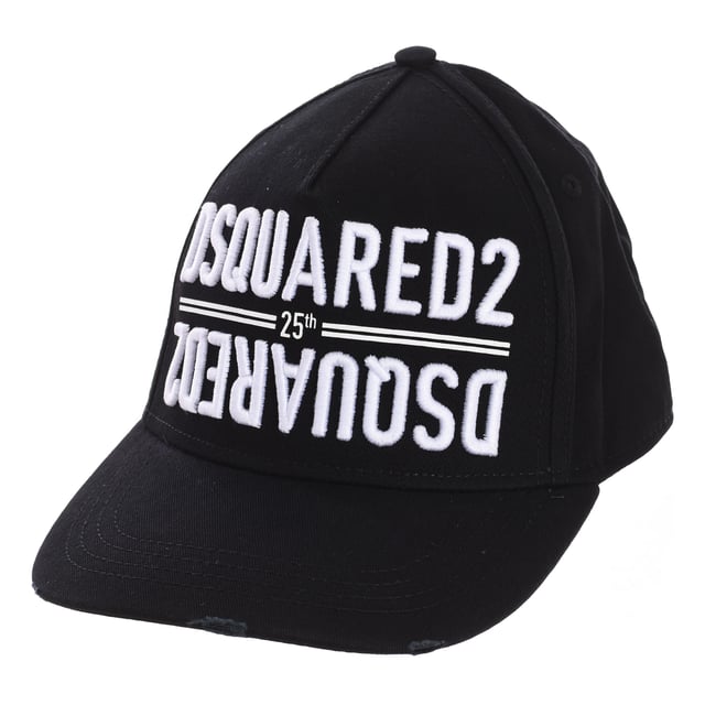 Gorra de hombre de la marca Dsquared2.
Bordado en el frontal y en la parte trasera.
Detalle de rotos en la visera.
Tira con cierre ajustable en la parte trasera.
Costuras vistas a tono
 Composición: 100% Algodón
 Cuidados:
Lavar a mano.
Planchar a baja temperatura.
No usar lejía.
No usar secadora.
No lavar en seco.
