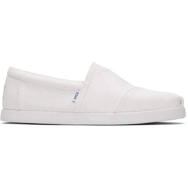 The iconic Alp gets a modern take this season with improved design, fit, and proportions. It's a nod to a classic sneaker while supporting the daily activities of a modern man. Now with a roomier fit, a padded collar, and an Ortholite sockliner.