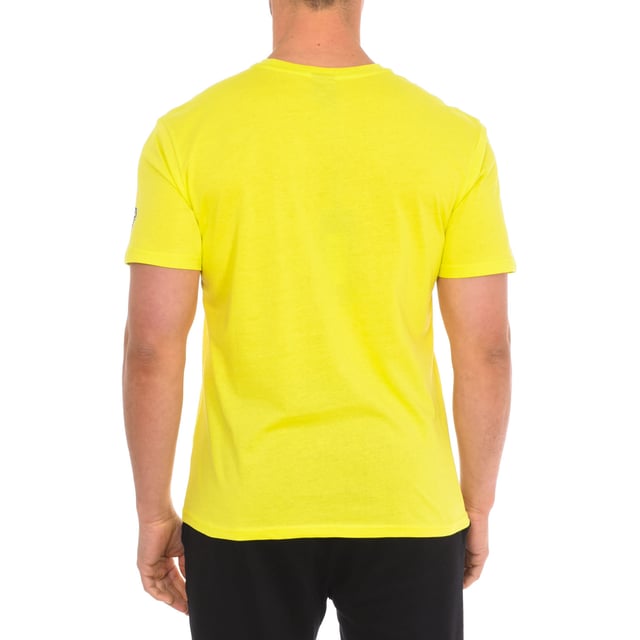 North Sails short sleeve t-shirt.
 Round neckline with ribbed finish.
 Brand print on the front.
 Brand logo on one sleeve.
 Seams seen in tone.
 Composition: 100% cotton
 Care:
Wash at maximum temperature 30º.
 Iron at medium temperature.
 Do not use dryer.
 Do not use bleach.
 Do not dry clean.
