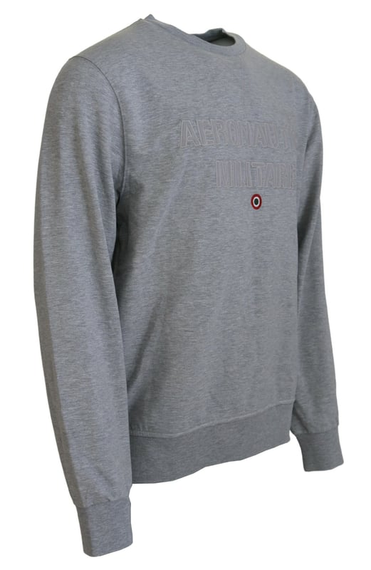 Merk: AERONAUTICA MILITARE  
Staat: Helemaal nieuw met labels  
Stijl: Pullovertrui  
Kleur: Grijs  
Logo-details  
Gemaakt in Italië  
Materiaal: 62% Katoen 32% Polyester 6% Elastaan  
Geslacht: Heren  
Materiaal: 62% Katoen 32% Polyester 6% Elastaan