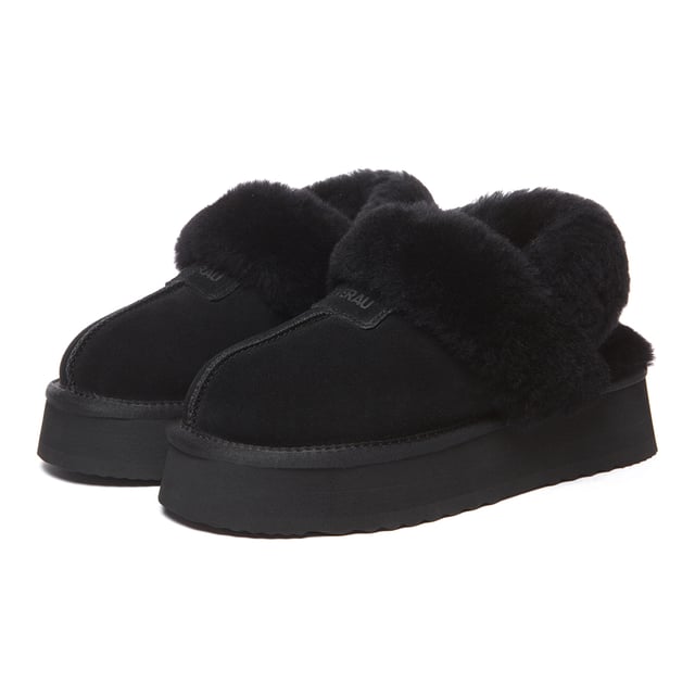 Stay on-trend this winter with these must-have Fantail slipper! Featuring a platform sole with a discreet elastic band for optimal comfort and fit, they also include an extra fluffy buckle strap, offering versatile styling options. Chic and cozy, they're perfect for keeping your feet snug.

Product No. EAU2018

Description:
- Cow Suede Upper
Sheepskin Wool Lining
EVA Sole