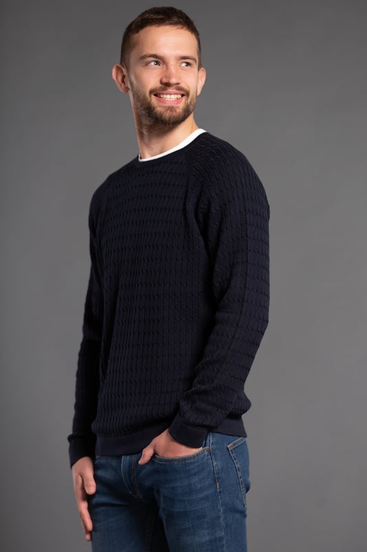 This long sleeve, knitted jumper from Nines by Kensington Eastside is a wardrobe staple. Features all-over cable knit, crew neck, raglan long sleeves, and ribbed elasticated waistband and cuffs. Made from 100% cotton fabric to ensure high quality and comfort. Machine washable for easy care.