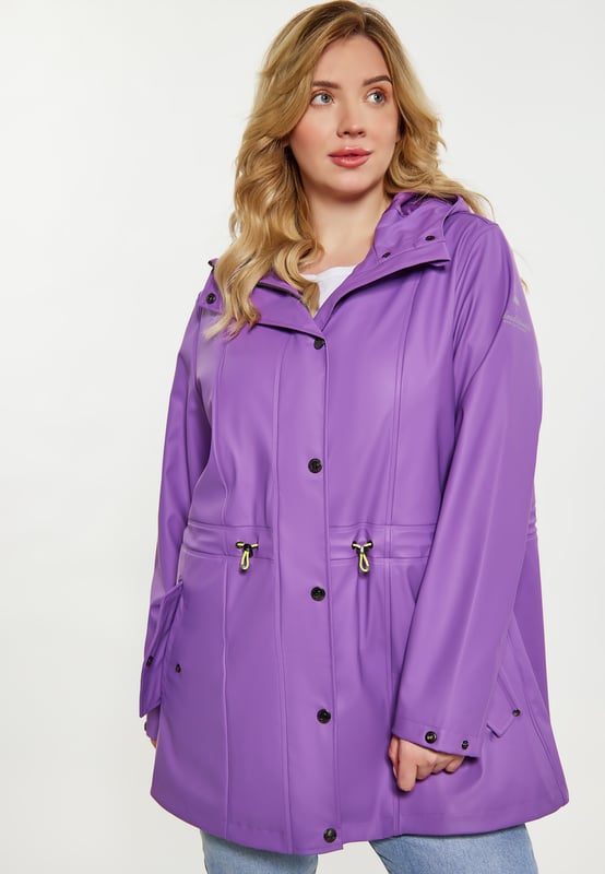 Ontdek de ultieme regenjas ontworpen als parka Plus Size jas, met gelaste naden voor een waterdichtheid tot 3000 mm. Dit functionele outdooritem heeft een verstelbare capuchon en drukknopen voor een persoonlijke pasvorm. De losse snit zorgt voor comfort, de opstaande kraag en lange mouwen zorgen voor comfort tijdens slecht weer. Met klepzakken en een ritssluiting is deze grote maat regenkleding perfect voor elke regenachtige dag. Dit artikel maakt deel uit van de Plus Size Collectie.  Mackintosh