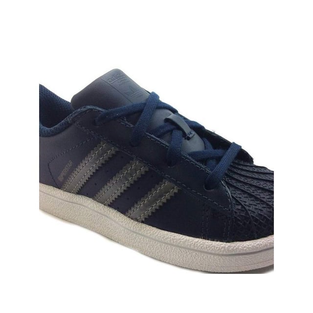 Basket Adidas Superstar i für Mädchen Blau Synthetik. Authentischer Stadt-Schuh der Marke Adidas - Streetwear/Sportswear-Design von Adidas - Adidas für modebewusste Mädchen, perfekt für den Alltag - Blaues Adidas-Basket, das sich hervorragend mit Ihrer Garderobe kombinieren lässt - Bequeme Synthetik-Materialien - Klassische Schnürsenkel - Superstar i - Textil