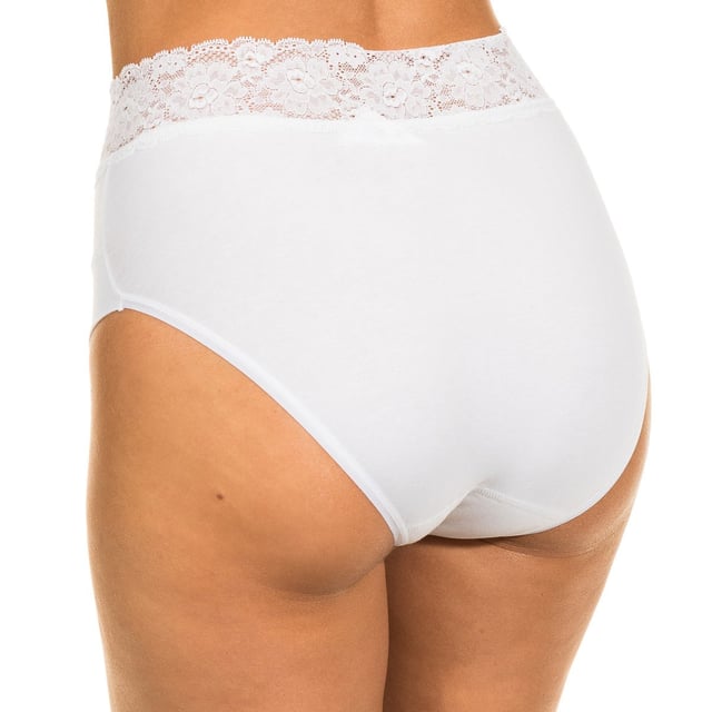Dolce Waist Panties Janira
 Elastic effect fabric.
 Wide waistband with lace detail.
 High cut.
 Detail of the brand name on the side of the waistband.
 The sweetest and most adaptable waistband in cotton.
 Comfortable and breathable fabric, so that it does not leave marks on the skin.
 Inner lining.
 Seams seen in tone.
 Composition: 76% Cotton, 16% Polyamide, 8% Elastane
 Care:
Wash at a maximum temperature of 30º.
 - Do not use bleach.
 - Do not use dryer.
 - Do not iron.
 - Do not dry clean.
