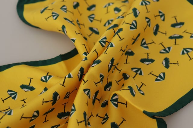 Authentic Dolce & Gabbana Mens Square Scarf
  Made with 100% silk
  Vibrant yellow print
  Dolce & Gabbana logo detail
  Crafted in Italy
  Dimensions: 30 cm x 30 cm
  Versatile accessory for any outfit
Material: 100% Silk